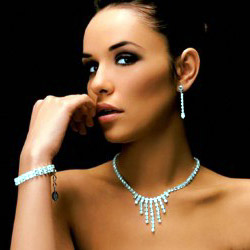 modella con gioielli